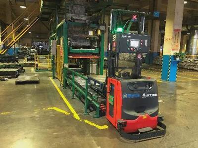 臨工智科57臺(tái)叉車(chē)AGV助力某輪胎企業(yè)打造智能工廠 技術(shù)突破與高效協(xié)同的工業(yè)革命